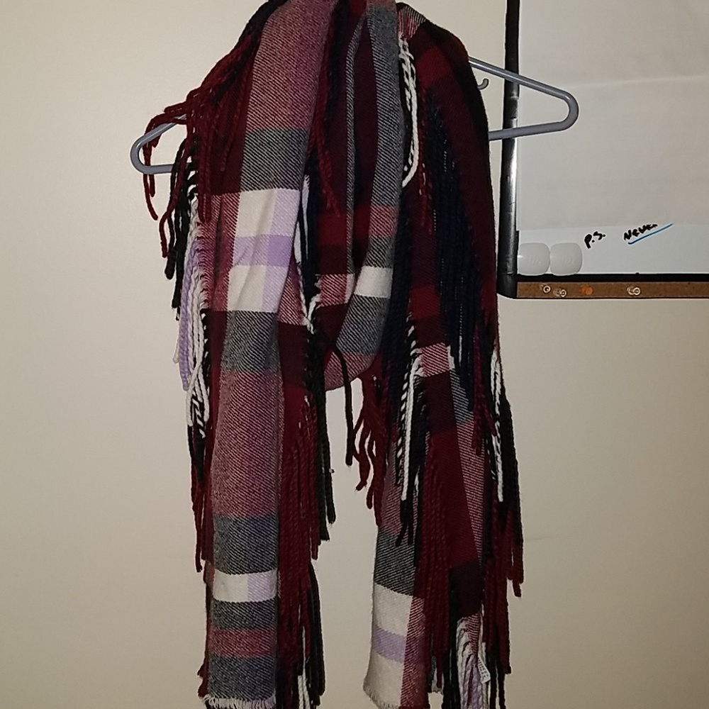 AE plaid scarf